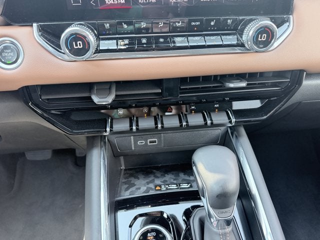 2024 GMC Canyon 4WD AT4
