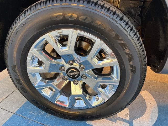 2024 Nissan Titan SV
