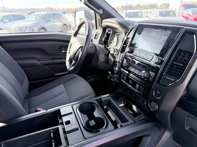 2023 Nissan Titan SV