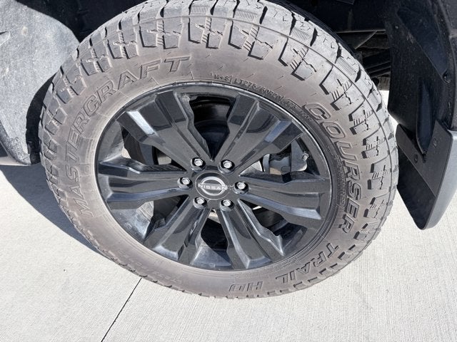 2023 Nissan Titan SV