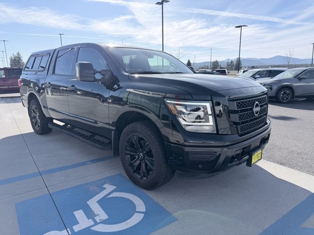 2023 Nissan Titan SV
