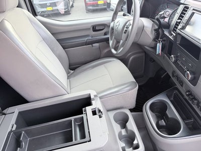 2016 Nissan NV SV