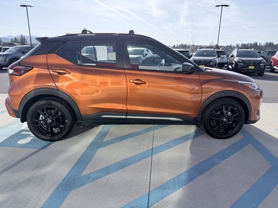 2021 Nissan Kicks SR