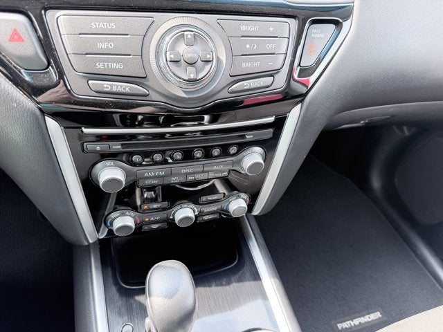 2014 Nissan Pathfinder SV