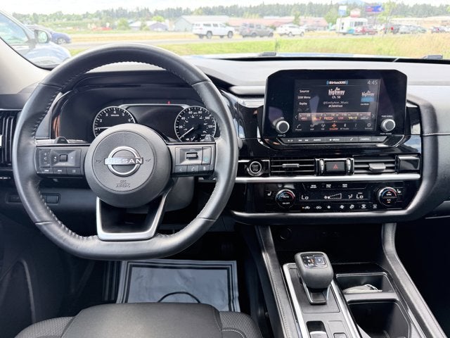 2022 Nissan Pathfinder SV