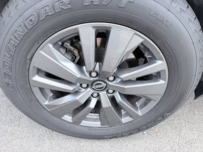 2022 Nissan Pathfinder SV