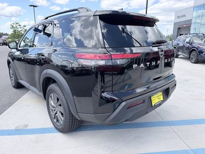 2022 Nissan Pathfinder SV