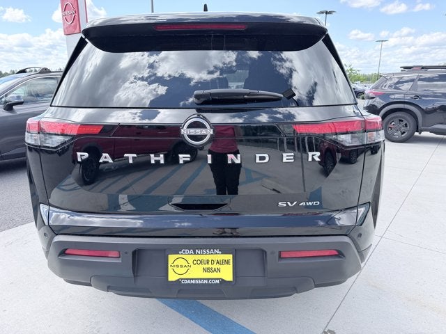 2022 Nissan Pathfinder SV