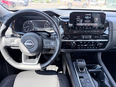2025 Nissan Pathfinder SL