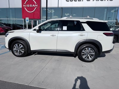 2022 Nissan Pathfinder SL