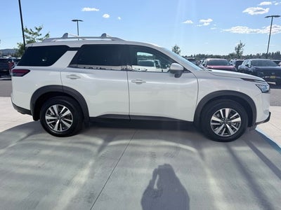 2022 Nissan Pathfinder SL