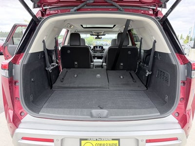 2023 Nissan Pathfinder SL
