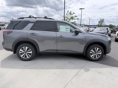 2026 Nissan Pathfinder SL