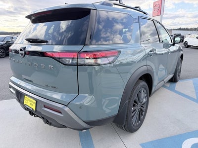 2026 Nissan Pathfinder SL