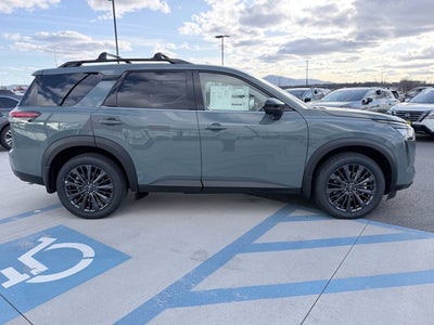 2026 Nissan Pathfinder SL