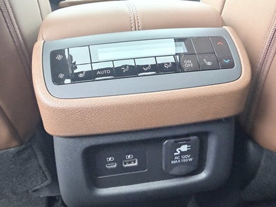 2025 Nissan Pathfinder Platinum