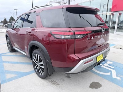 2025 Nissan Pathfinder Platinum