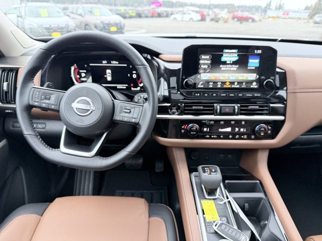 2025 Nissan Pathfinder Platinum