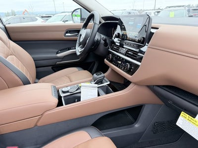 2025 Nissan Pathfinder Platinum