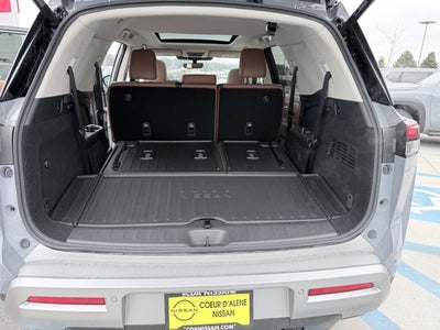 2025 Nissan Pathfinder Platinum