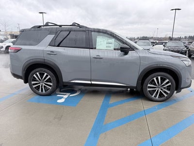 2025 Nissan Pathfinder Platinum