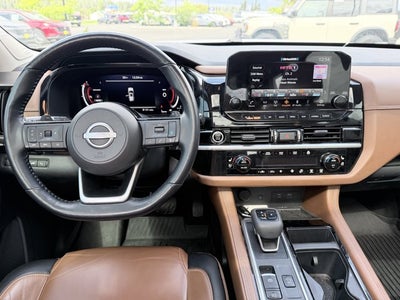 2023 Nissan Pathfinder Platinum
