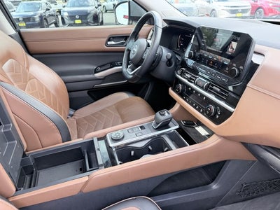 2023 Nissan Pathfinder Platinum