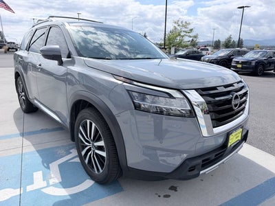 2023 Nissan Pathfinder Platinum