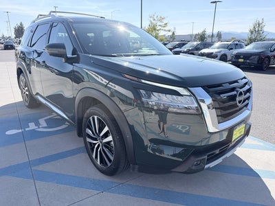 2023 Nissan Pathfinder Platinum