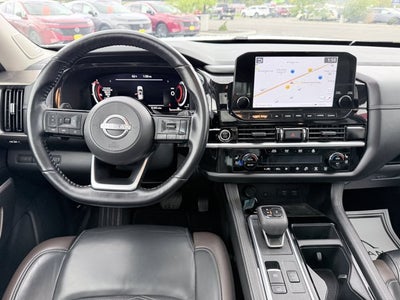 2023 Nissan Pathfinder Platinum
