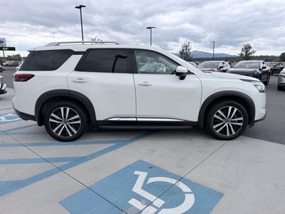 2023 Nissan Pathfinder Platinum
