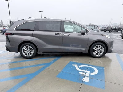 2021 Toyota Sienna Limited
