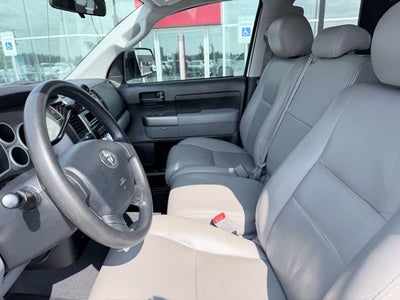 2012 Toyota Tundra 4WD Truck Double Cab 5.7L V8 6-Spd AT (Natl)