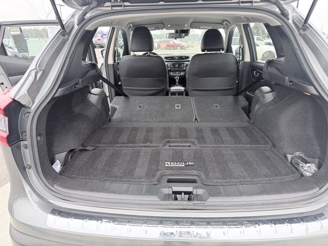 2022 Nissan Rogue Sport SV